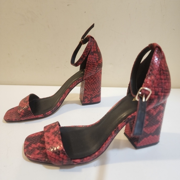LULUS Red Leather Upper Ankle Strap Block Heels Sandals size 7.5 - Picture 6 of 13